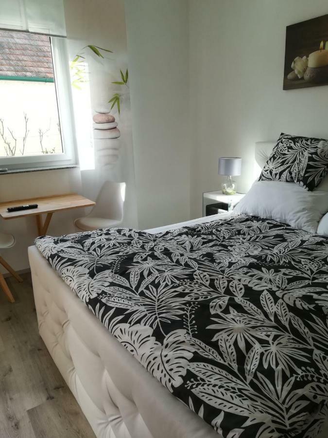 Gaestezimmer Resi Illmitz Esterno foto