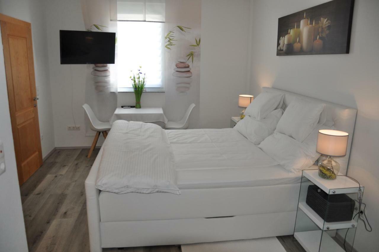 Gaestezimmer Resi Illmitz Esterno foto